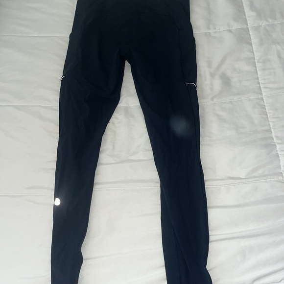Navy Lululemon Legging with Pockets - Picture 2 of 2